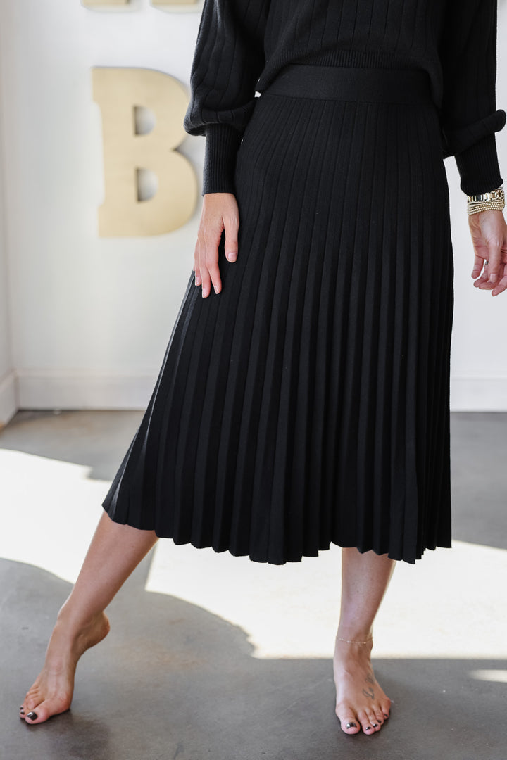 Textured Striped Sweater Set (Skirt) - Black