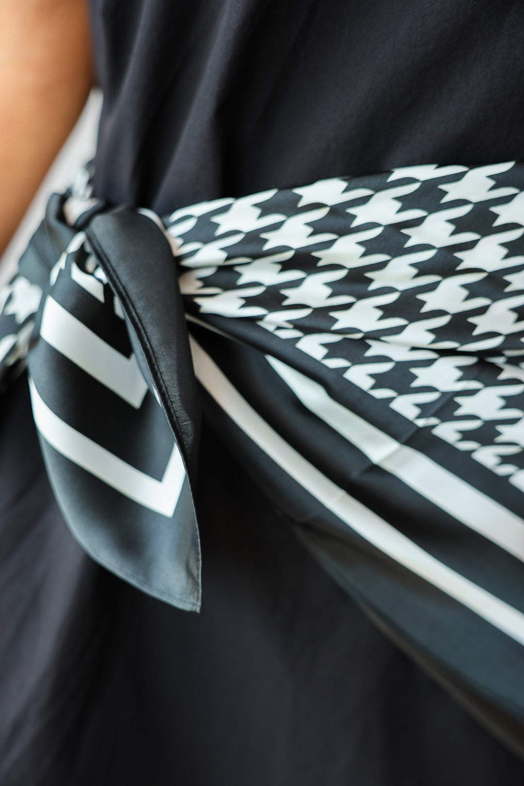 Houndstooth Scarf - Large