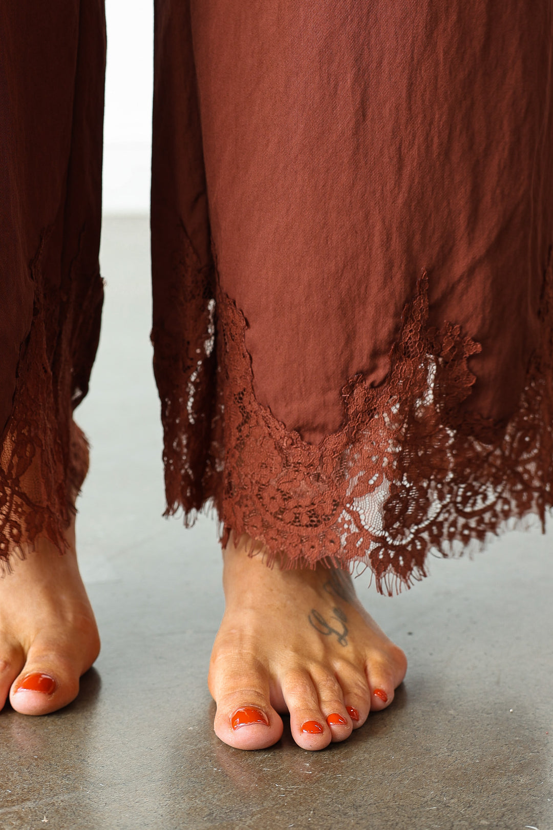 Lace Hem Pants - Cinnamon