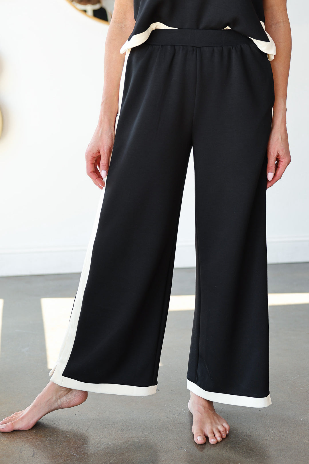 Side Stripe Pants - Black