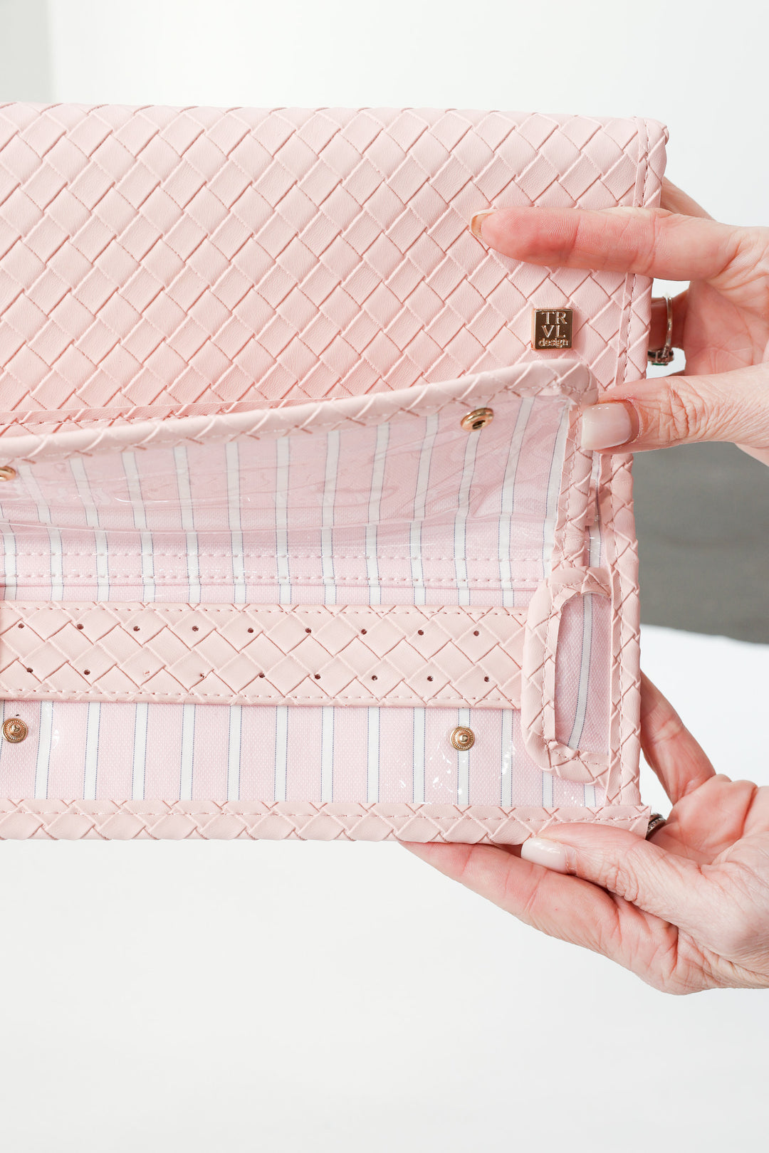 Luxe Jewelry Wallet - Woven Shell