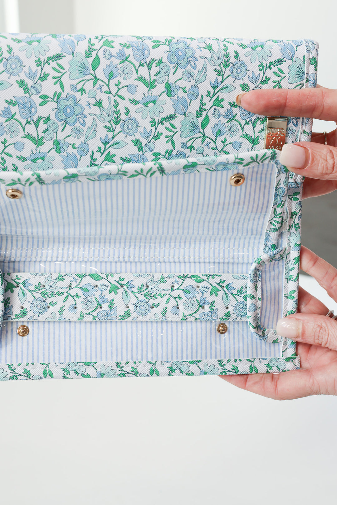 Luxe Jewelry Wallet - Hamptons