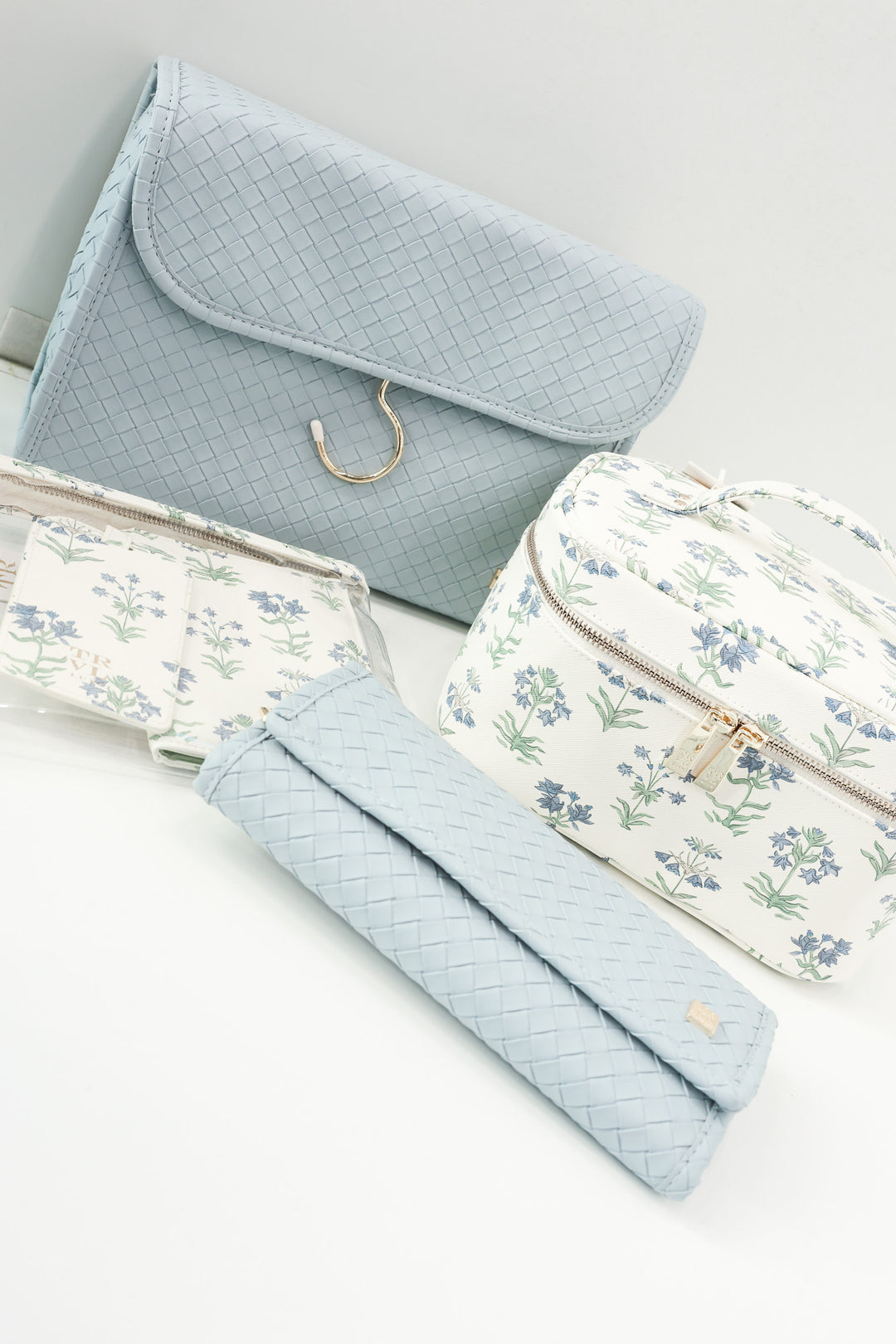 Luxe Hanging Toiletry Bag - Woven Surf