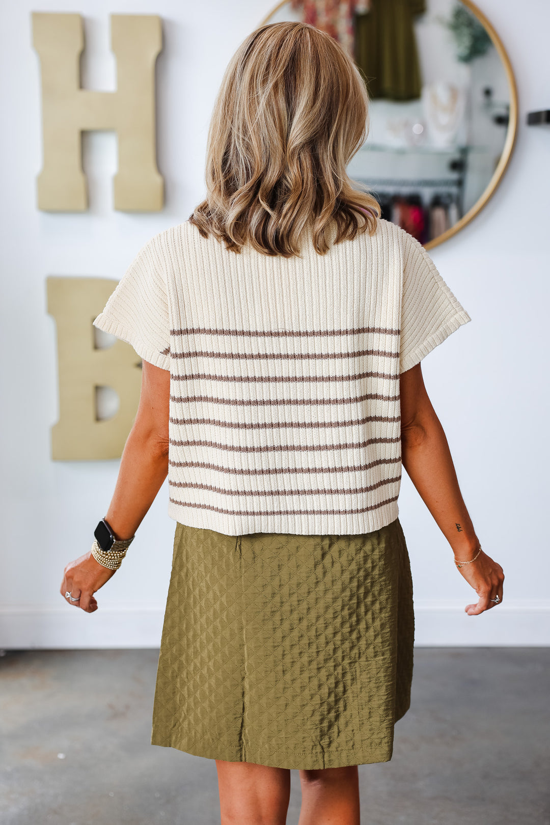 Short Sleeve Striped Sweater - Brown