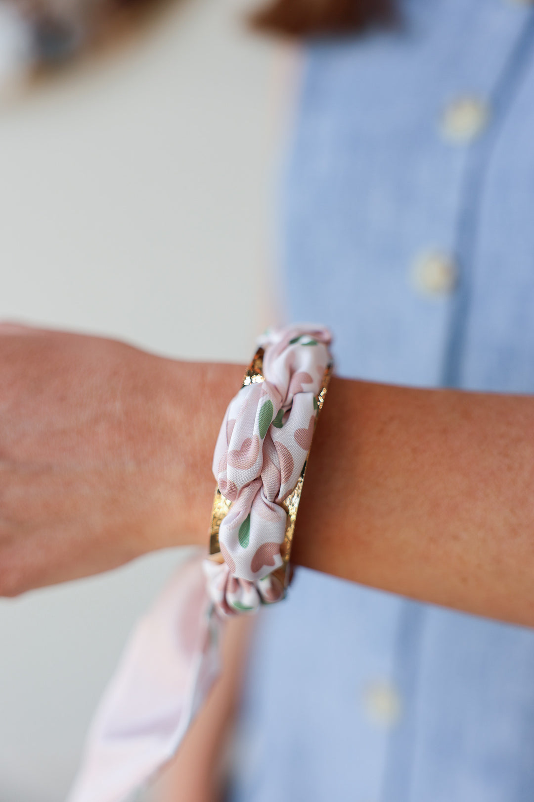 Hammered Scarf Bracelet - Light Pink