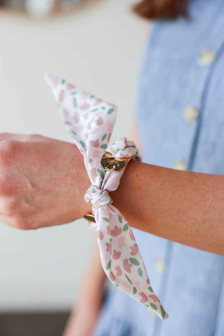 Hammered Scarf Bracelet - Light Pink