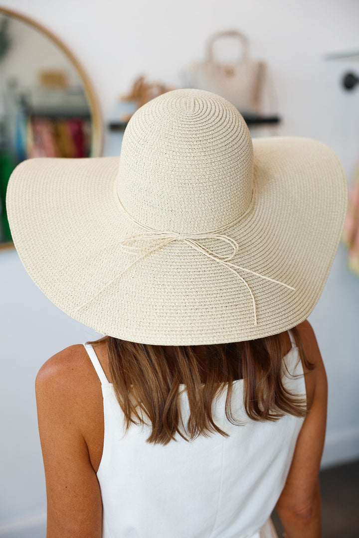 Pearl Band Straw Hat