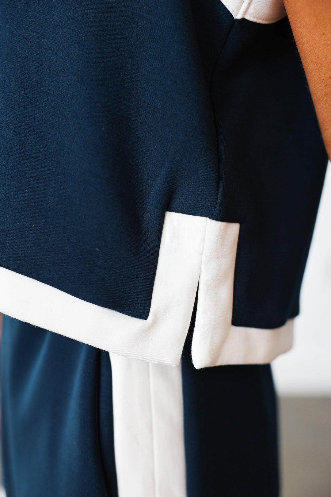 Contrast Trim Scuba Tank - Navy