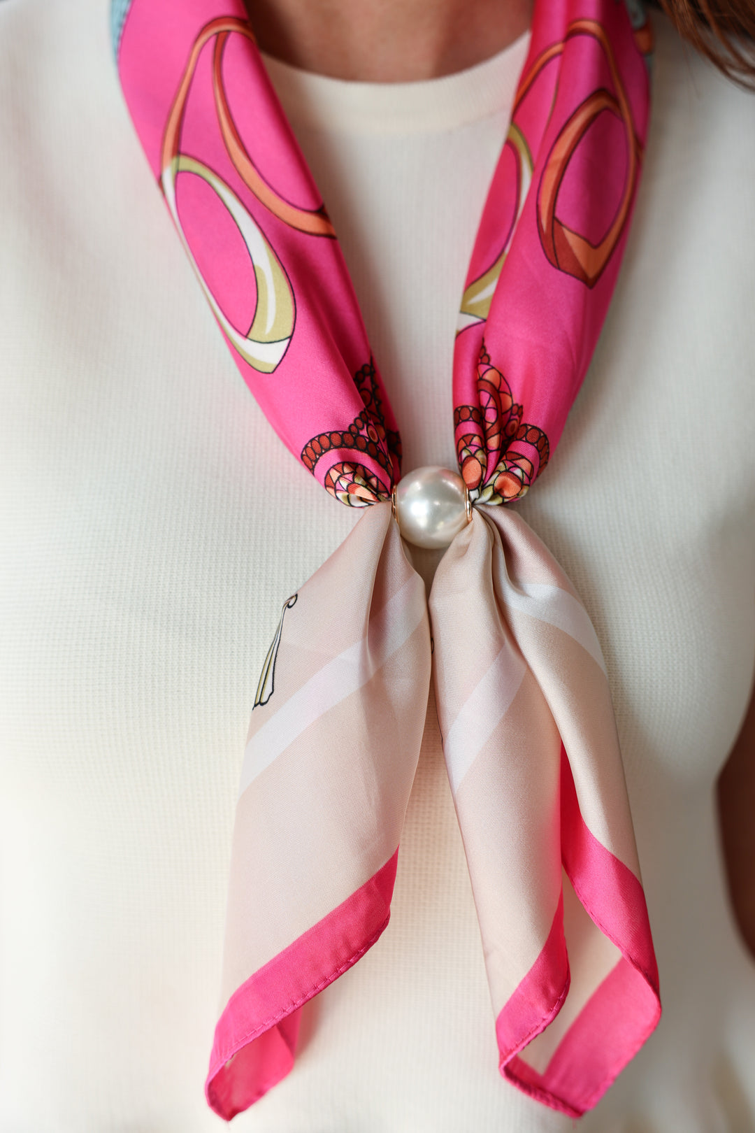 Pearl Magnetic Scarf - Fuchsia