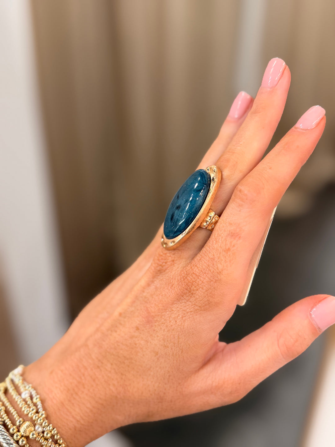 Oval Stone Stretch Ring
