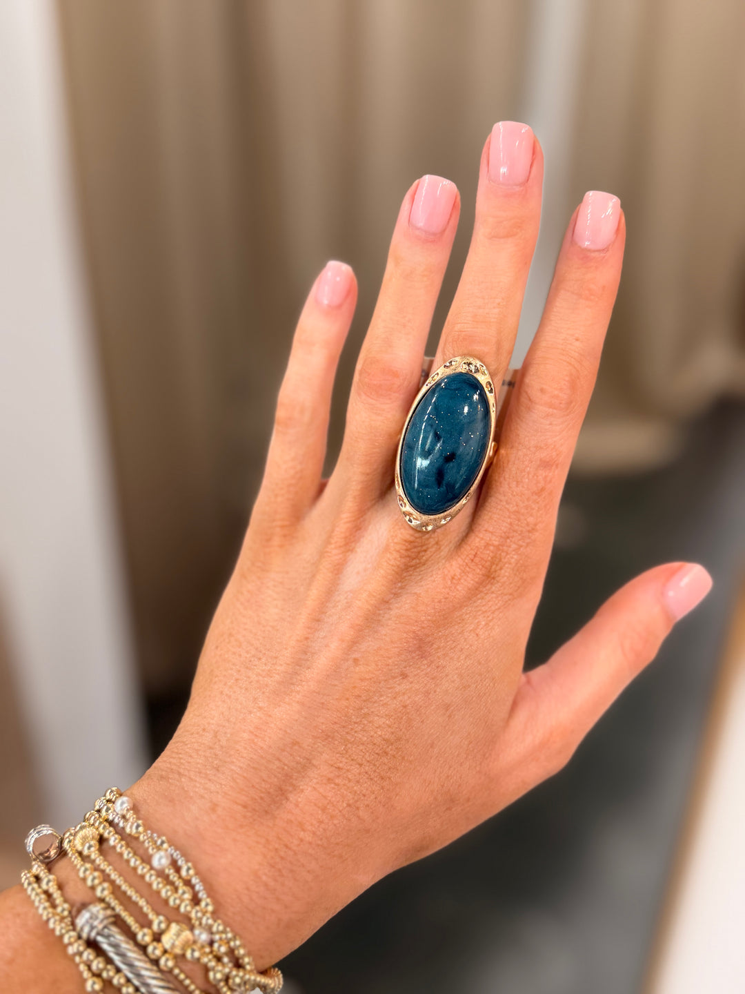 Oval Stone Stretch Ring