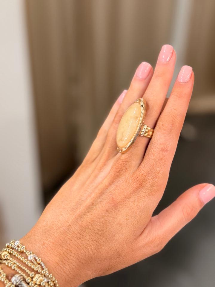 Oval Stone Stretch Ring