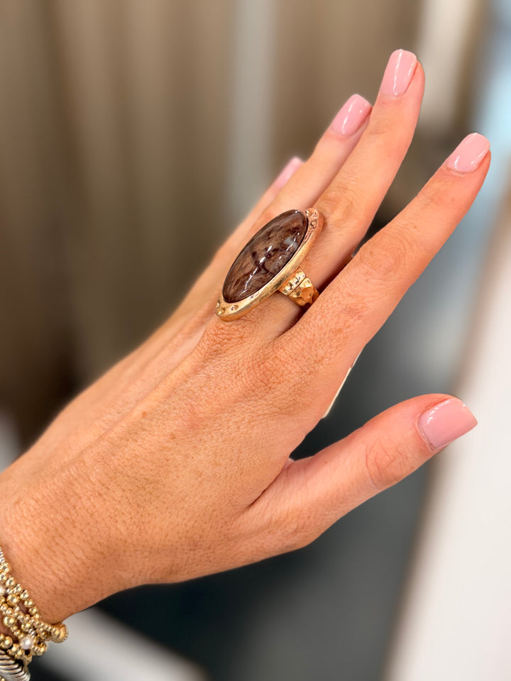 Oval Stone Stretch Ring