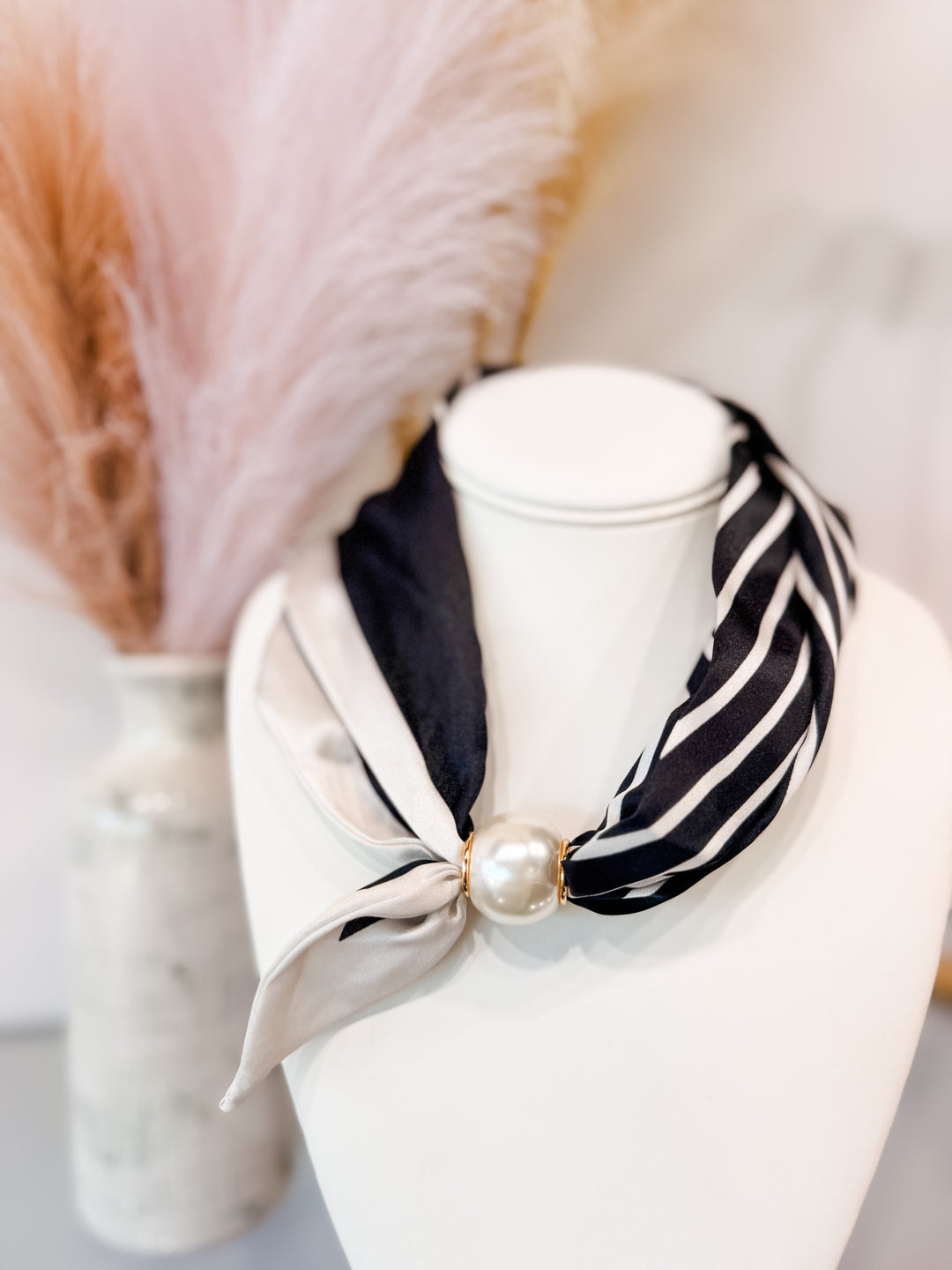 Magnetic Scarf Necklace - Black
