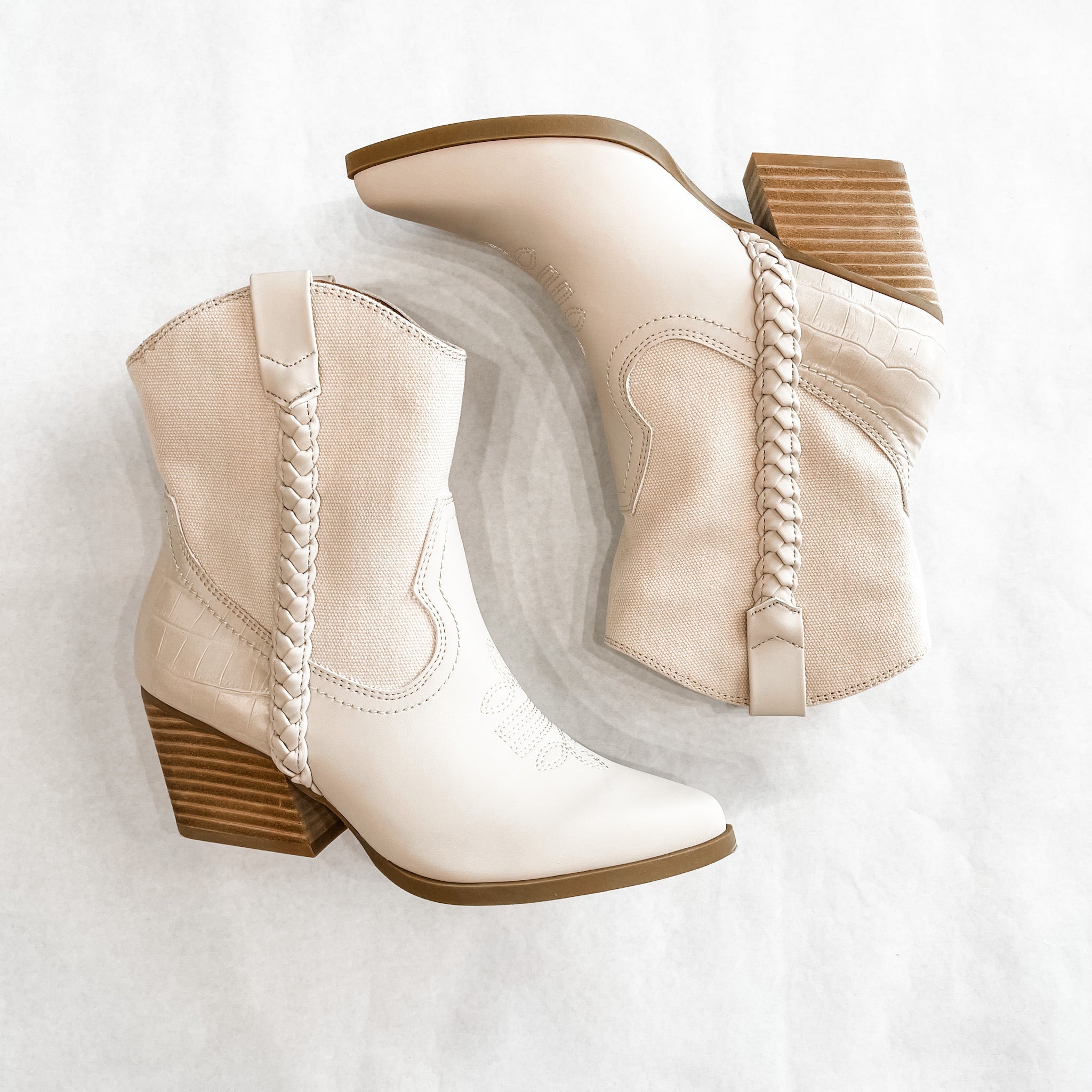 White booties clearance dolce vita