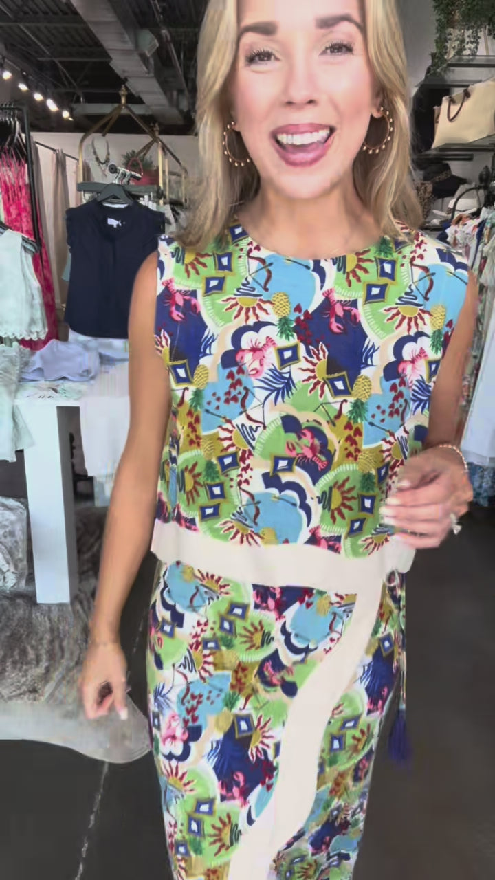 Wave Contrast Printed Top