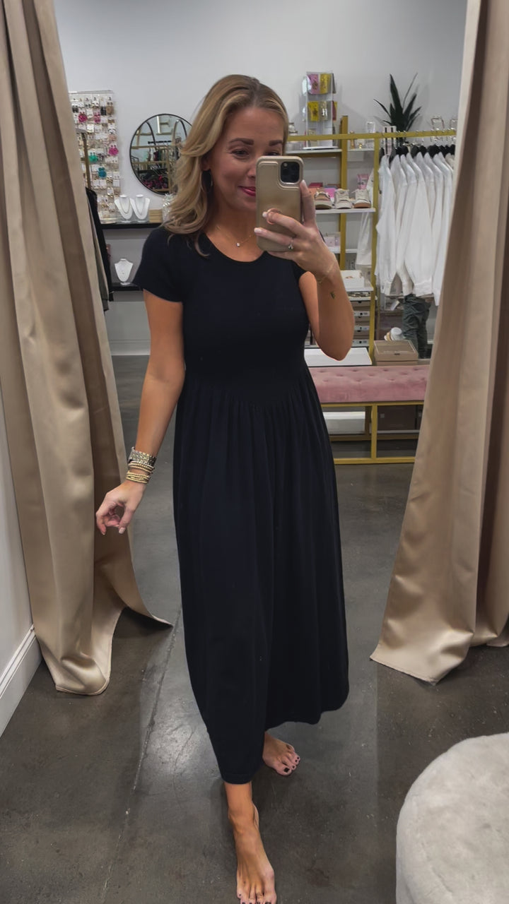 Short Sleeve Sweater Midi Dress - Black